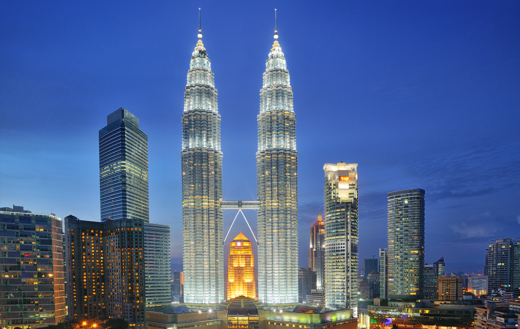 CnT 11. Petronas Towers 1125 v1 - A Nation in Transition