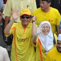 anwaribrahim wanazizah bersih 200 200 - A Youth Uprising for Malaysia? Not Here, Thanks!