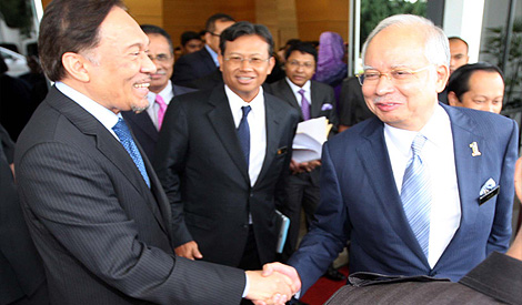 d06dc21c1960570f00c2553b65ec3a80 - Economic Policy: Najib Offers Substance, Pakatan Offers Populism