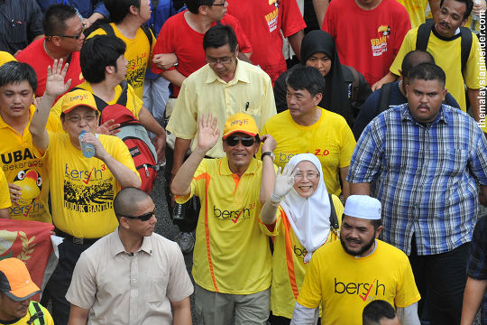 m bersih11 - Anwar's Historic(al) Illiteracy Reaches New Level