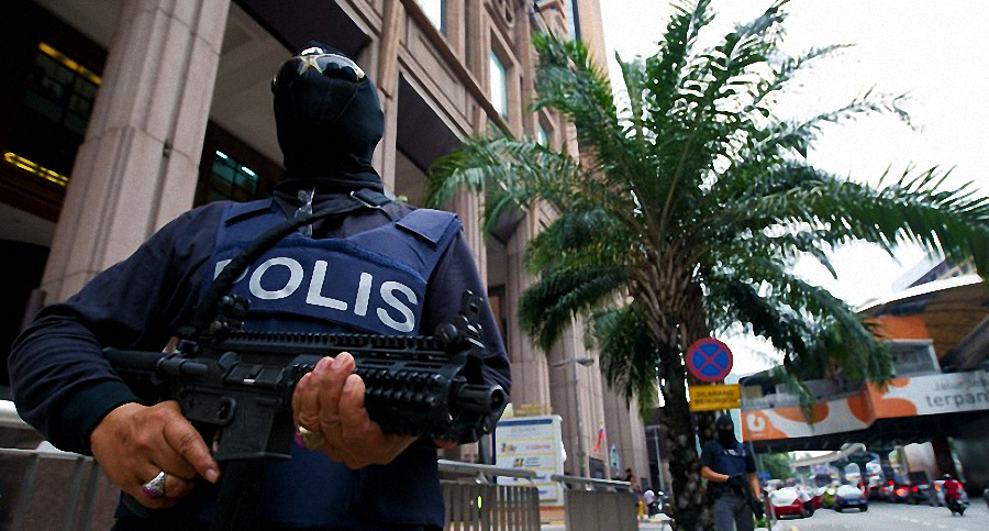 malaysia police 900x483 - Malaysia's Crime Rate Falling, But Perceptions Are Worsening: Why?
