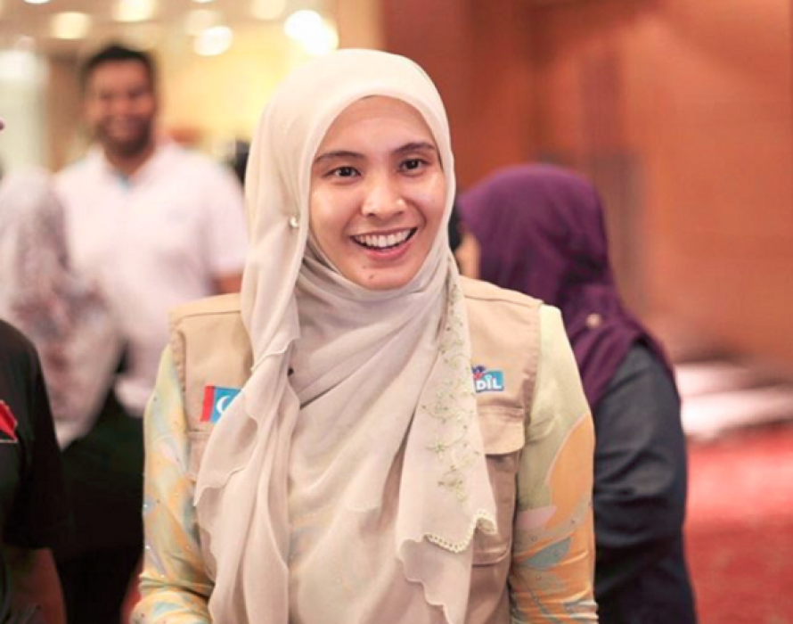 yb 890x700 c - Back The Great and the Good  Nurul Izzah: From Golden Girl to MP in Need of Help in Seven Short Days Nurul Izzah: From Golden Girl to MP in Need of Help in Seven Short Days